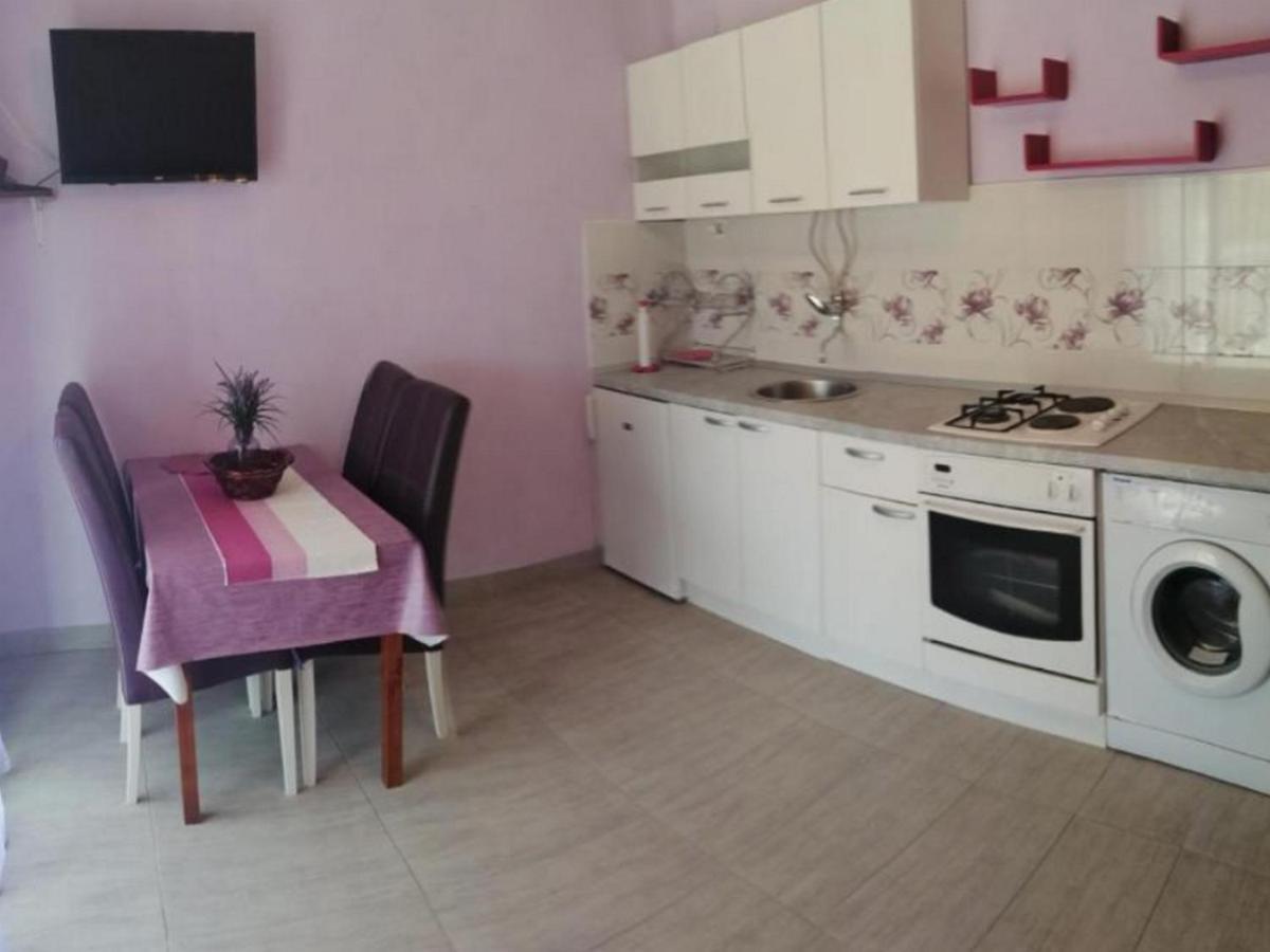 Apartments Katarina Віс Екстер'єр фото
