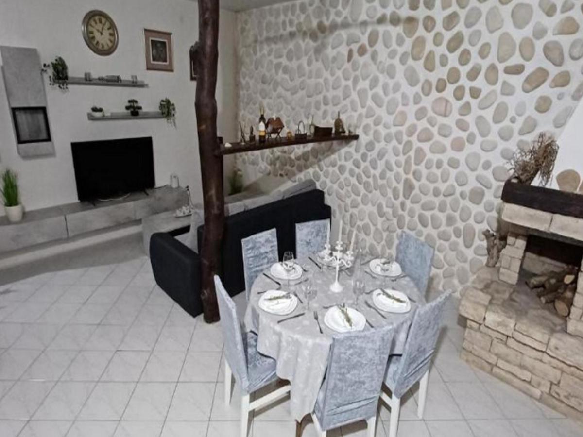 Apartments Katarina Віс Екстер'єр фото