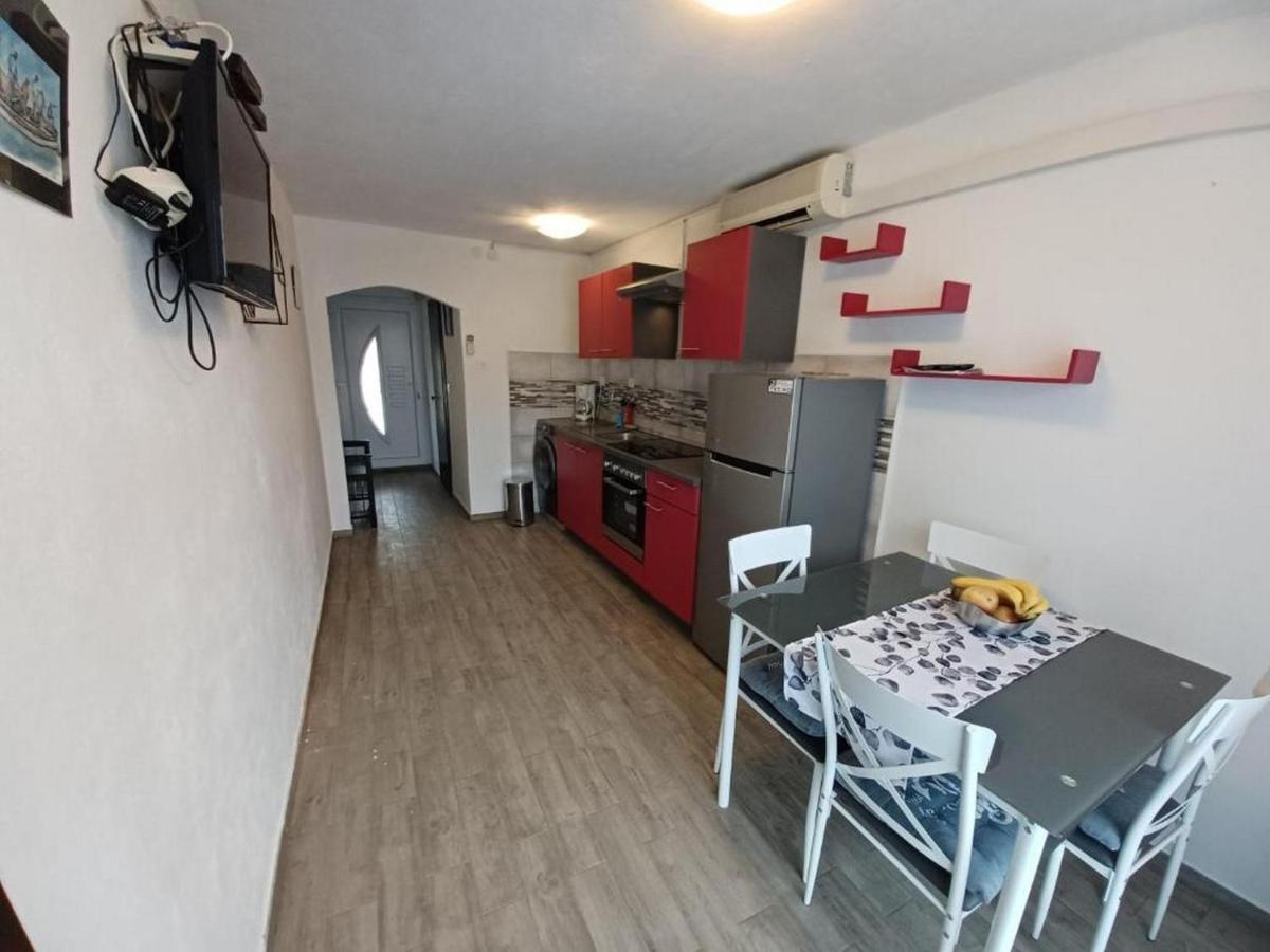Apartments Katarina Віс Екстер'єр фото